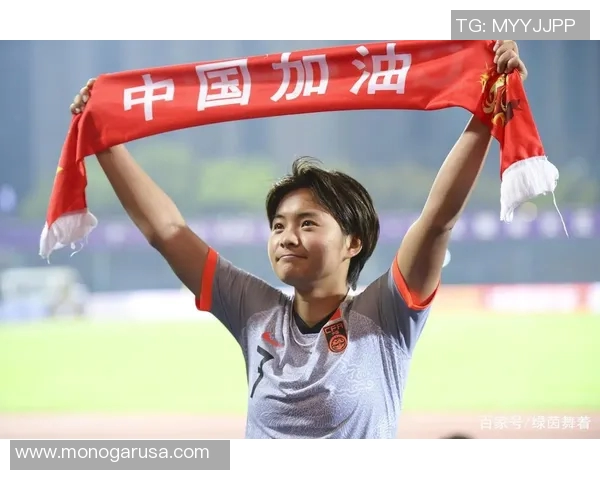 王霜在女足训练中的出色表现引发媒体关注与球迷热议