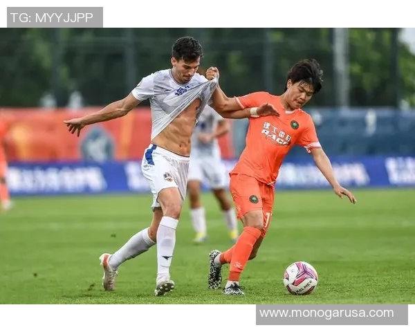 吾米提江在比赛中展现出色防守技巧成功抢断助力球队逆转局势