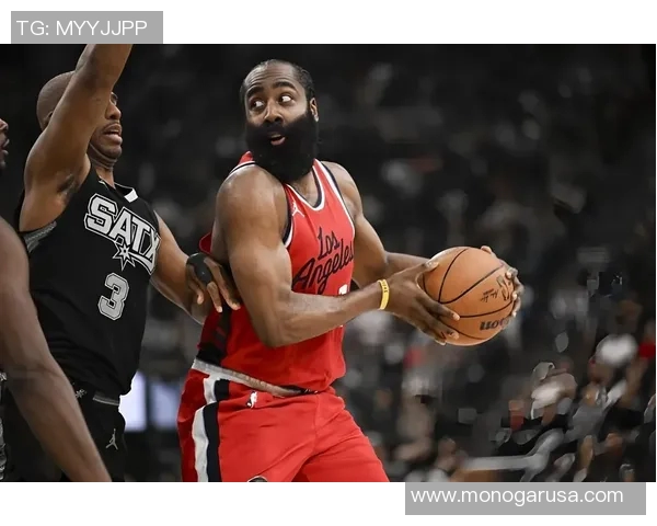 快船逆转国王取得季后赛首胜——深度剖析逆风翻盘的关键时刻